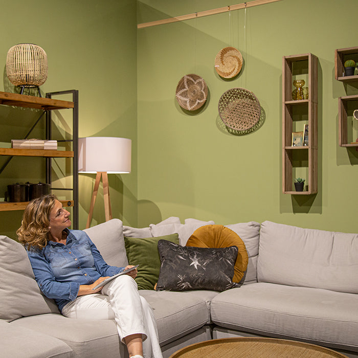 Enhance interiors with STAS windsor, the versatile 200cm ayous wood picture rail.