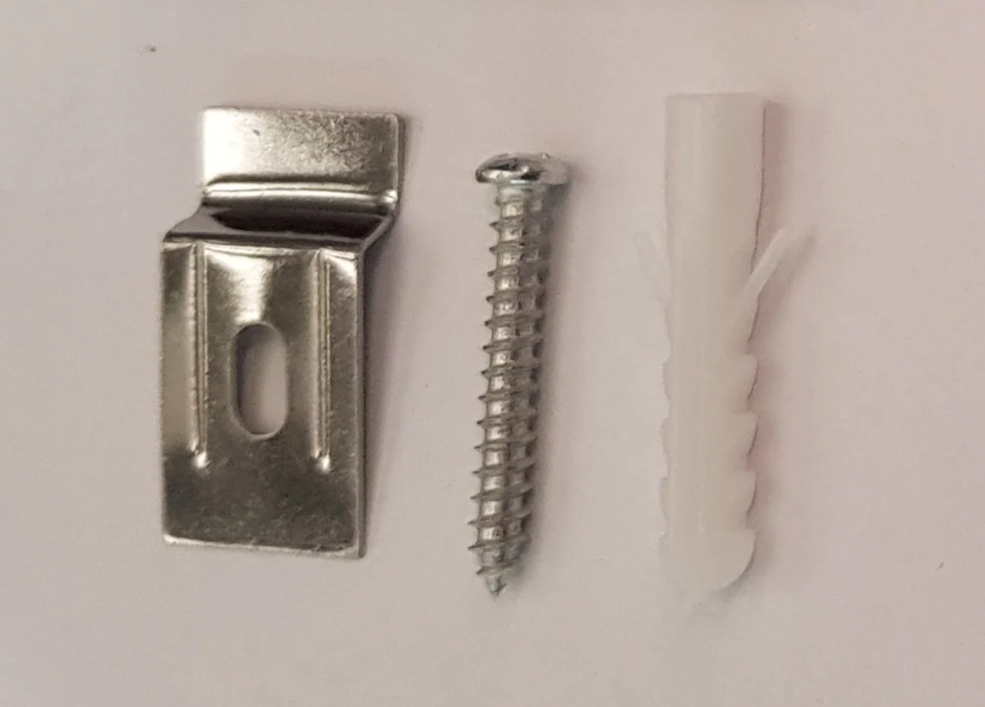 STAS dibond hanger installation kit: secure dibond art with wall plate, screw, plug for reliable mounting.