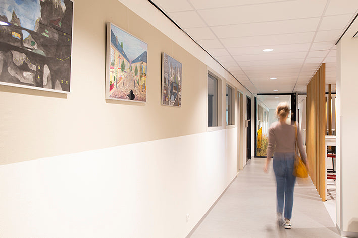 STAS u-rail supports hanging whiteboards or large maps with ease.