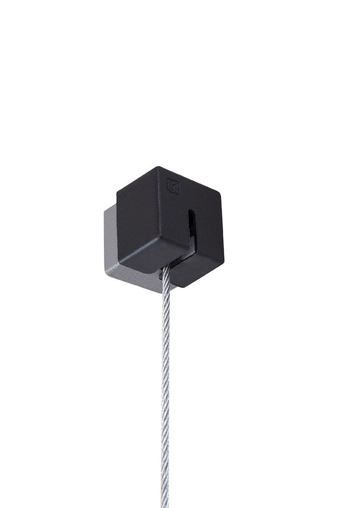 STAS qubic end cap black, ideal for smooth rail terminations.