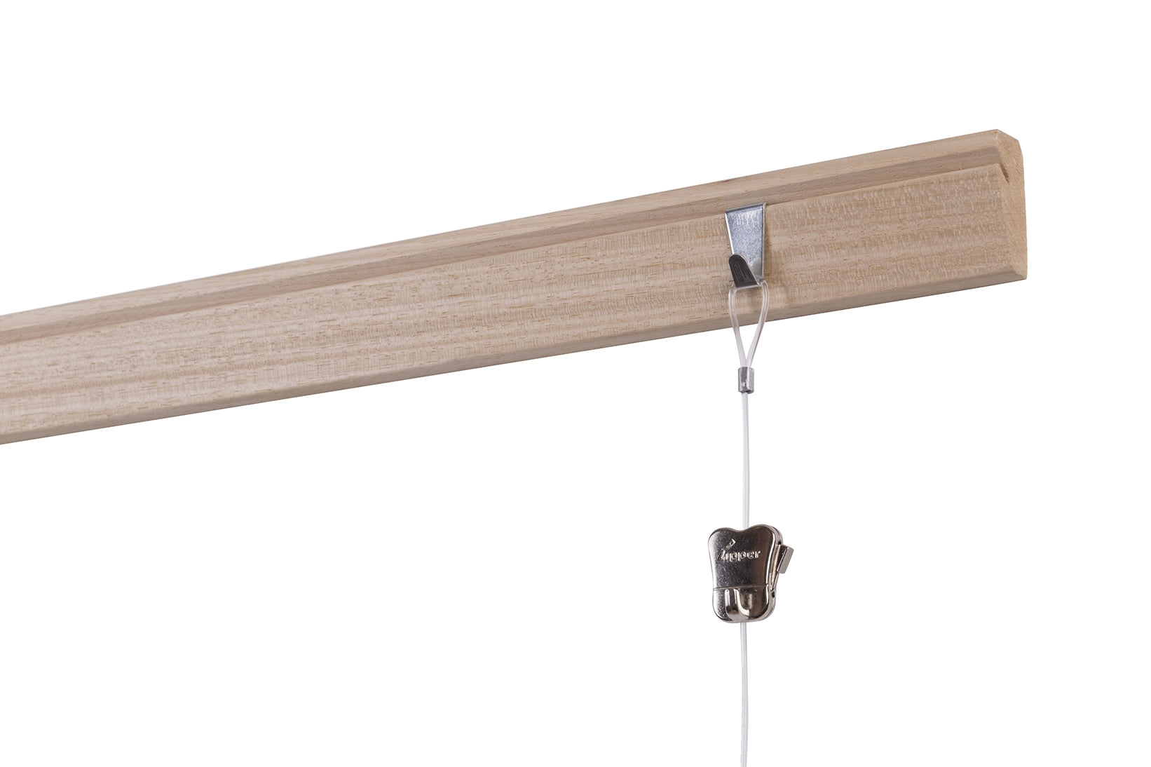 STAS riva integrates with zipper hooks, ideal for wooden picture rails.